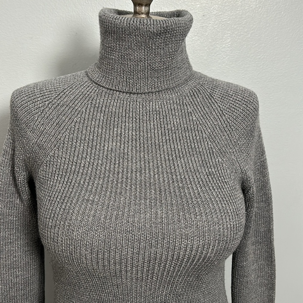 Theory Gray Wool Turtleneck Soft Long Sleeve Swea… - image 2